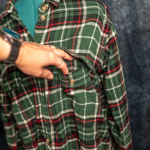 American Eagle Outfitters Green Plaid Flannel Shirt | Women Large - Picture 2 of 7